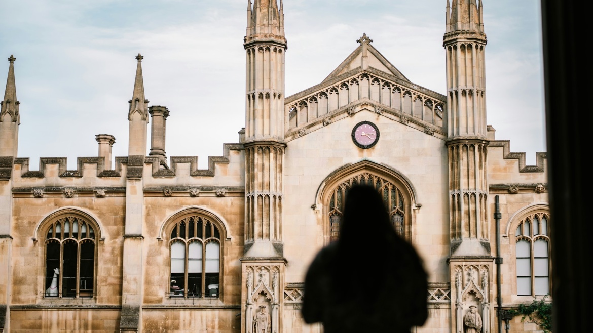 A Christian temple in Cambridge, UK. / Photo: <a target="_blank" href="https://unsplash.com/@dixitdhinakaran">DD.</a>, Unsplash, CC0.,
