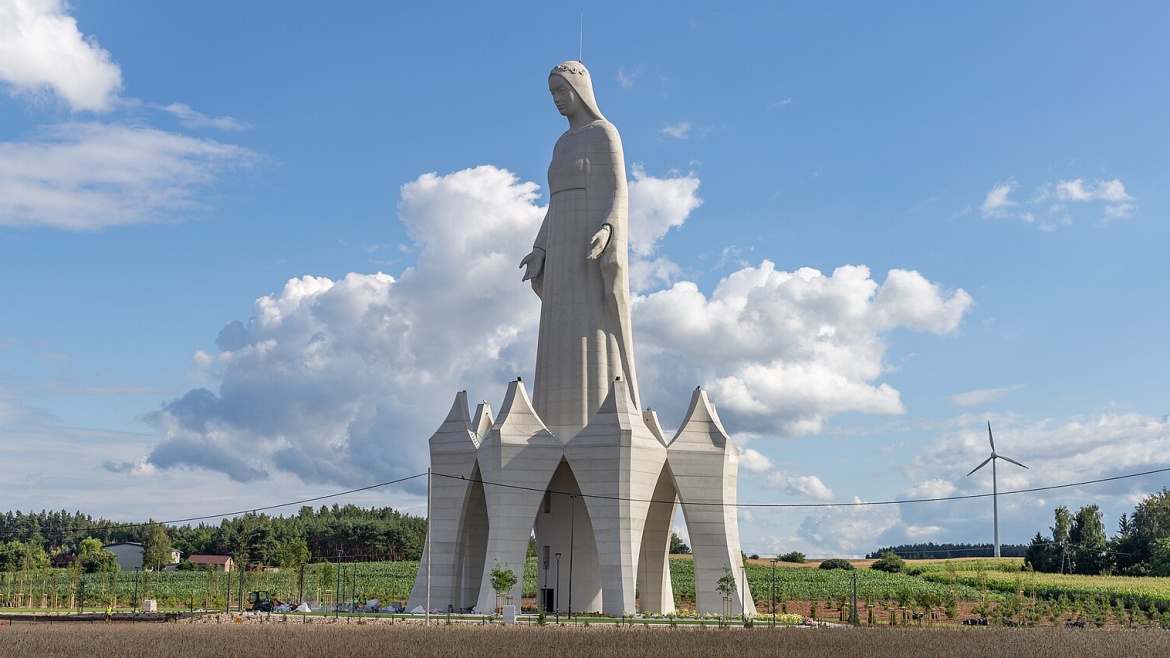 The Our Lady of Mercy monument, in Konotopie, Poland, ahead of its Roman Catholic consecration on 15 August 2026. / Photo: <a target="_blank" href="https://en.wikipedia.org/wiki/Konotopie#/media/File:Konotopie_pos%C4%85g_Matki_Boskiej_2026_07_24_002.jpg">Pko</a>, Wikipedia, CC BY SA 4.0,
