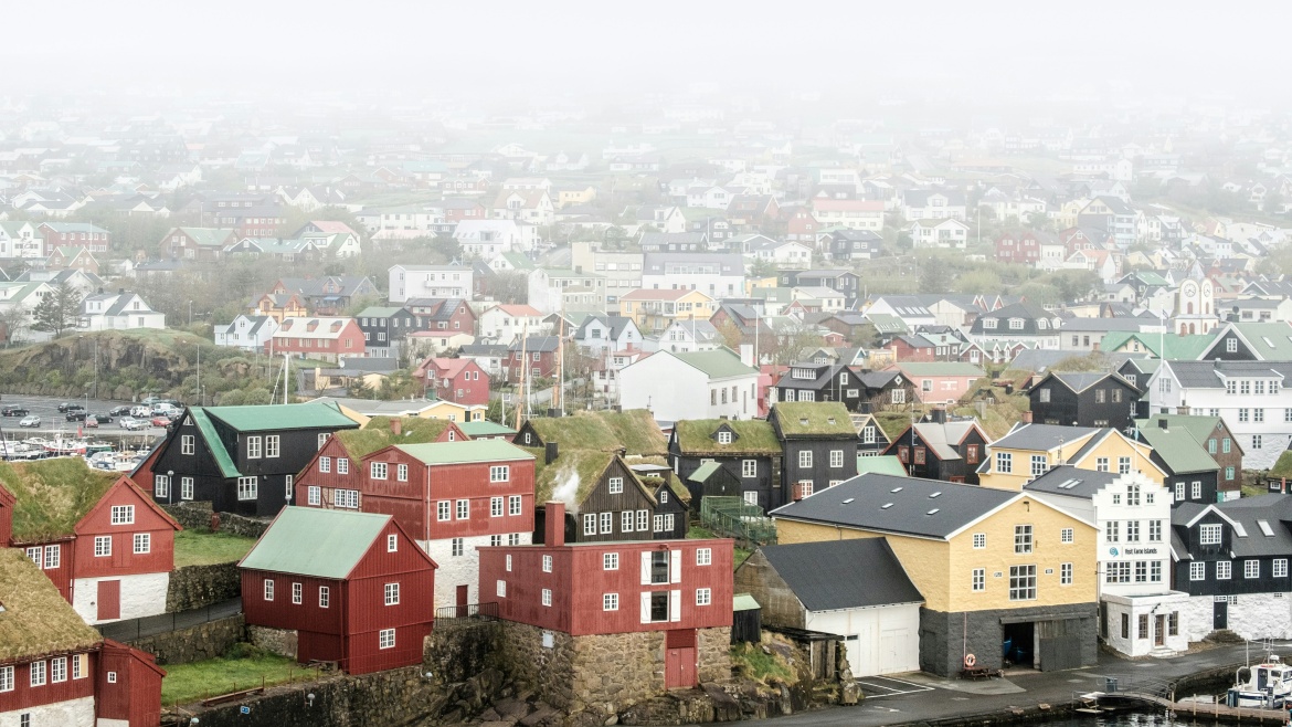 Thorshavn, Faroe Islands. / Photo: <a target="_blank" href="https://unsplash.com/es/@_mishamartin">Misha Martin</a>, Unsplash CC0.,