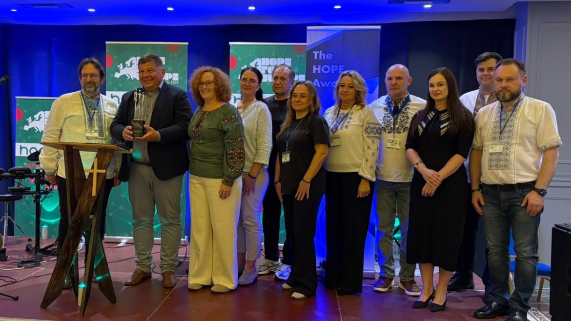 Members of the Ukrainian delegation at Hope for Europe 2026 in Albania receive the Hope Award, in Golem, Albania, 8 October 2026. / Photo: Dan Randall.,