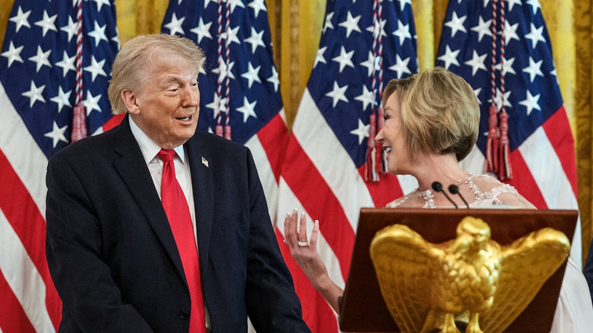 Pastor Paula White, with US President Donald Trump, at an event in the White House, 1 April 2026. / Photo: <a target="_blank" href="https://www.flickr.com/photos/whitehouse/55211372513/in/photostream/">Joyce N. Boghosian</a>, Flickr White House. ,